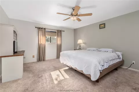 2910 Hillside Dr, Bryan, TX 77802 photo 13