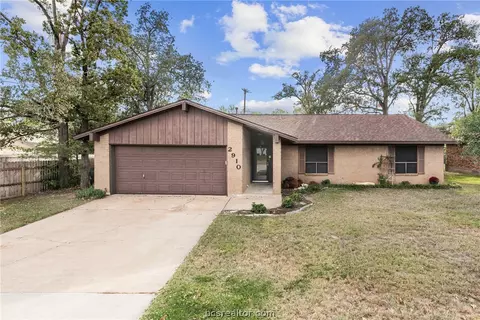 2910 Hillside Dr, Bryan, TX 77802 photo 1