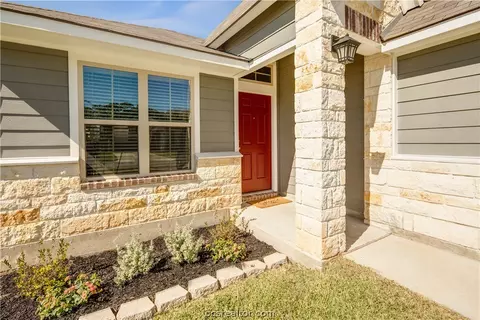2015 Dumfries Dr, Bryan, TX 77807 photo 2