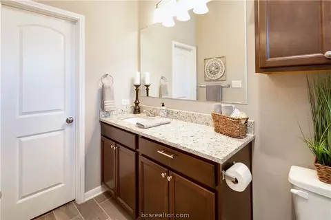 2015 Dumfries Dr, Bryan, TX 77807 photo 12