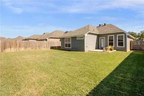 2015 Dumfries Dr, Bryan, TX 77807 photo 17