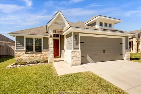 2015 Dumfries Dr, Bryan, TX 77807 photo 1