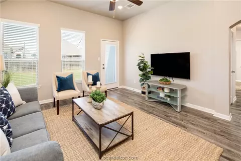 2015 Dumfries Dr, Bryan, TX 77807 photo 5