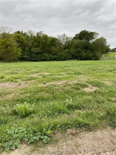 7889 Stiteler Dr, Bryan, TX 77808 photo 2