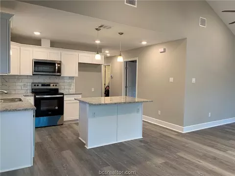 3503 Stevens Dr, Bryan, TX 77808 photo 6