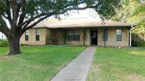 3242 Red Robin, Bryan, TX 77802 photo 1