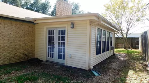 3242 Red Robin, Bryan, TX 77802 photo 5