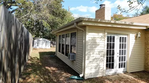 3242 Red Robin, Bryan, TX 77802 photo 4