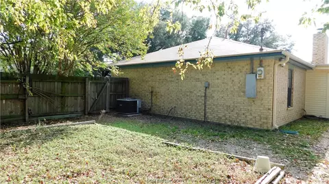 3242 Red Robin, Bryan, TX 77802 photo 9