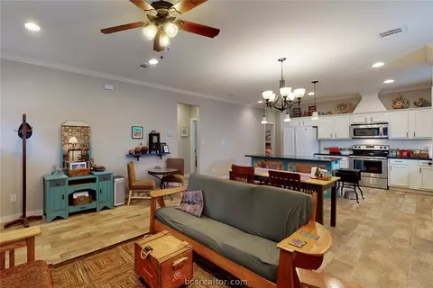 1011 E 28th St, Bryan, TX 77803 photo 5