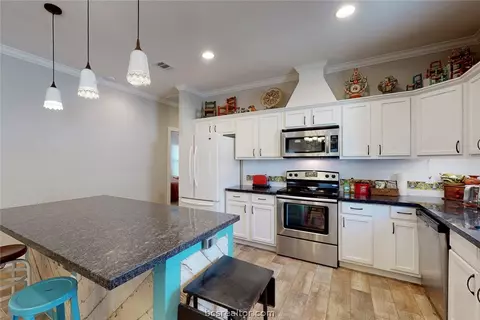 1011 E 28th St, Bryan, TX 77803 photo 8