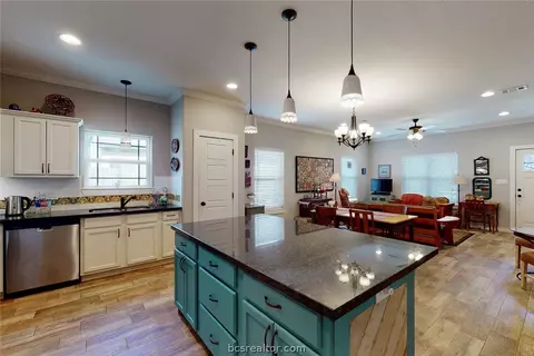 1011 E 28th St, Bryan, TX 77803 photo 11