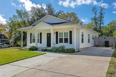 1011 E 28th St, Bryan, TX 77803 photo 3
