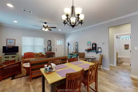 1011 E 28th St, Bryan, TX 77803 photo 7