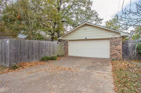2905 Burning Tree Ct, Bryan, TX 77802 photo 24