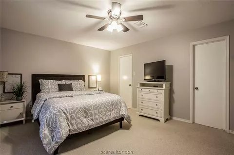 2905 Burning Tree Ct, Bryan, TX 77802 photo 11