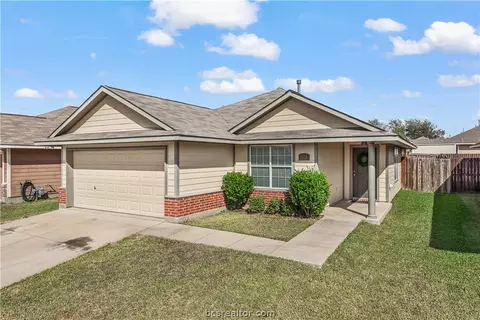 2104 Forge Hill Rd, Bryan, TX 77801 photo 2