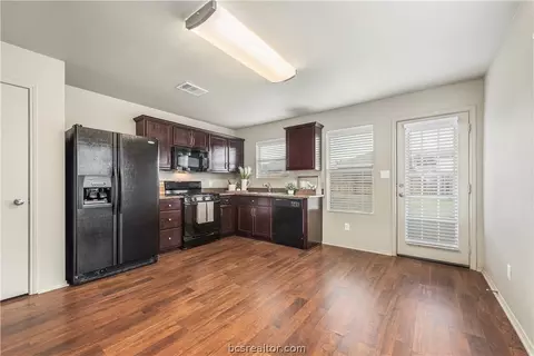 2104 Forge Hill Rd, Bryan, TX 77801 photo 7