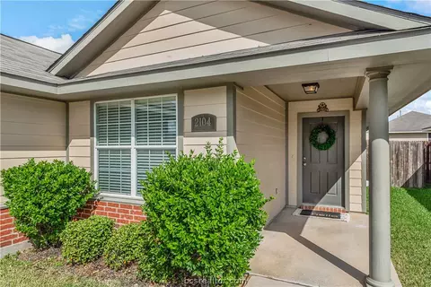 2104 Forge Hill Rd, Bryan, TX 77801 photo 3