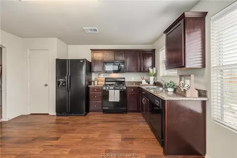 2104 Forge Hill Rd, Bryan, TX 77801 photo 9