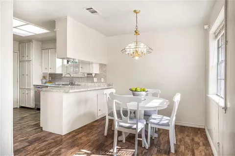 2100 Sharon Dr, Bryan, TX 77802 photo 10