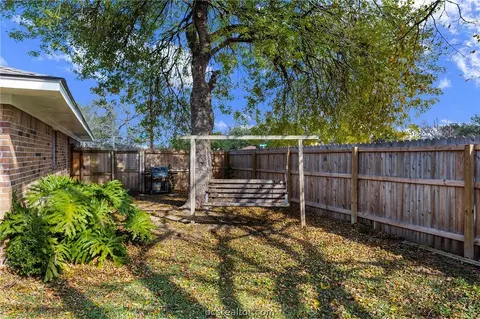 2100 Sharon Dr, Bryan, TX 77802 photo 23