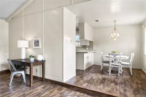 2100 Sharon Dr, Bryan, TX 77802 photo 8