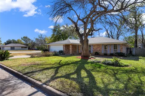 2100 Sharon Dr, Bryan, TX 77802 photo 2