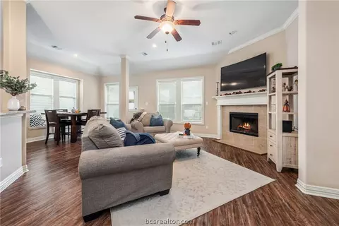 3087 Peterson Cir, Bryan, TX 77802 photo 3
