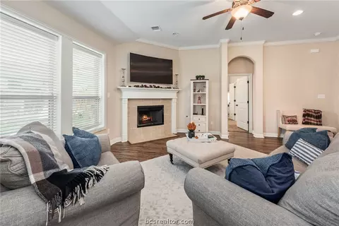 3087 Peterson Cir, Bryan, TX 77802 photo 5
