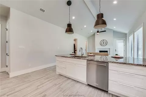 2842 Memory Ln, Bryan, TX 77807 photo 10