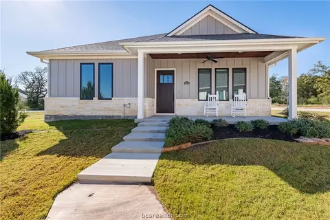 2842 Memory Ln, Bryan, TX 77807 photo 1