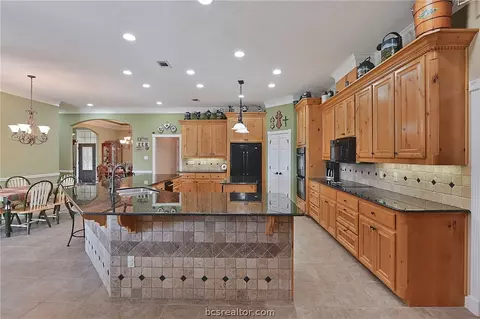 4044 Austins Ests, Bryan, TX 77808 photo 7