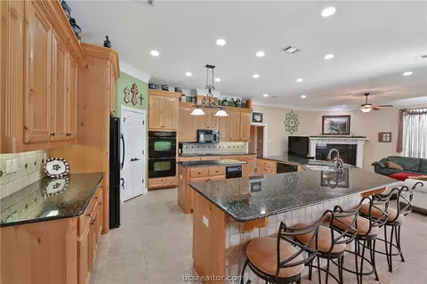 4044 Austins Ests, Bryan, TX 77808 photo 9