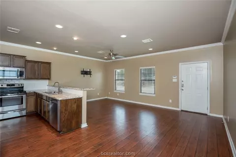 116 Lynn Dr, Bryan, TX 77801 photo 6