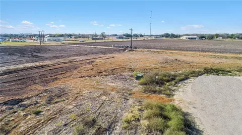 112 Rustic Trce, Snook, TX 77878 photo 2
