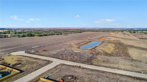 112 Rustic Trce, Snook, TX 77878 photo 5