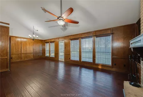 2704 Arbor Dr, Bryan, TX 77802 photo 4