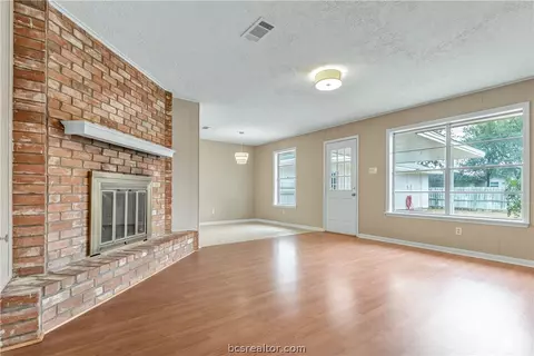 3811 Holly Dr, Bryan, TX 77802 photo 5