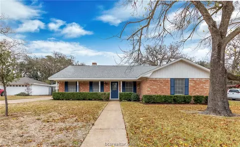3811 Holly Dr, Bryan, TX 77802 photo 1