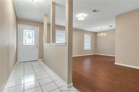 3811 Holly Dr, Bryan, TX 77802 photo 6