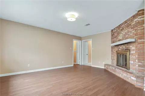 3811 Holly Dr, Bryan, TX 77802 photo 4