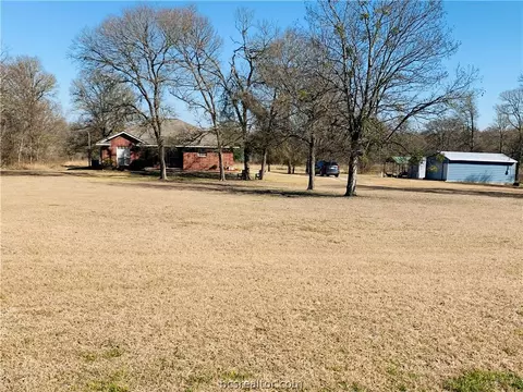 6038 Old Spanish Trl, Bryan, TX 77807 photo 2