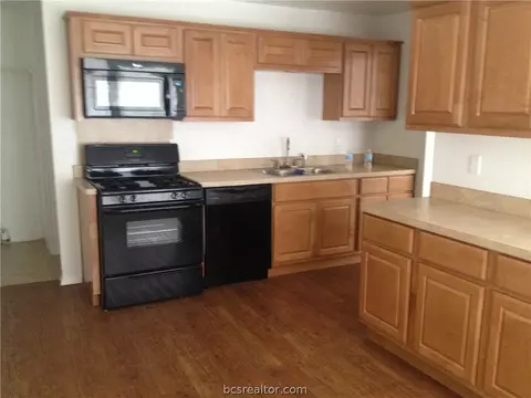 4509 Augusta Dr, Bryan, TX 77803 photo 5
