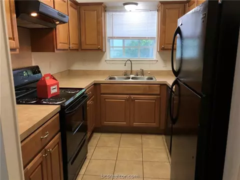 3205 Chapel Ct, Bryan, TX 77803 photo 7