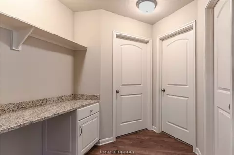 2029 Stubbs Dr, Bryan, TX 77807 photo 3