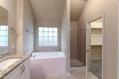 2029 Stubbs Dr, Bryan, TX 77807 photo 12