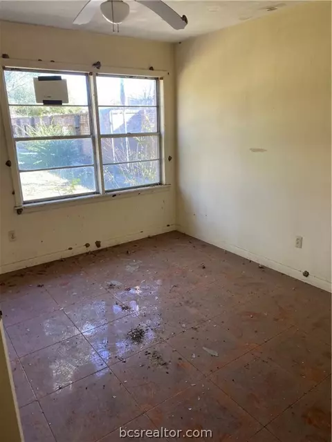 905 Briar Cliff Dr, Bryan, TX 77802 photo 9