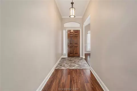 4900 Brompton Ln, Bryan, TX 77802 photo 4