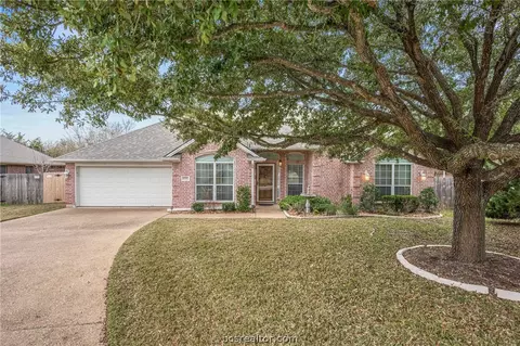 4900 Brompton Ln, Bryan, TX 77802 photo 1